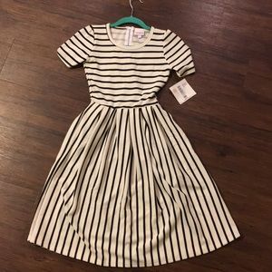 NWT Black and White LuLaRoe XXS Amelia